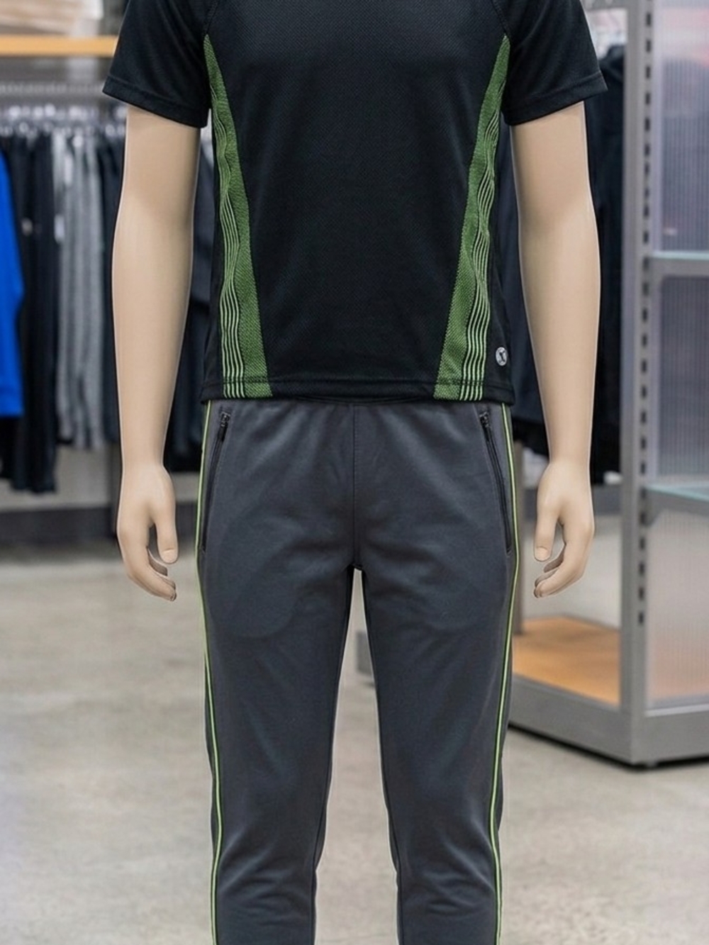 Xersion Boys Gray Sweatpants with Green Trim.  KS 11